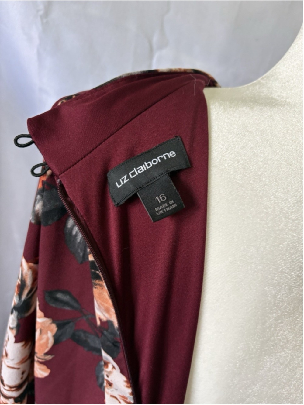 Liz Claiborne Faux Wrap Dress Red Floral Business Casual Career Professional - Picture 4 of 6